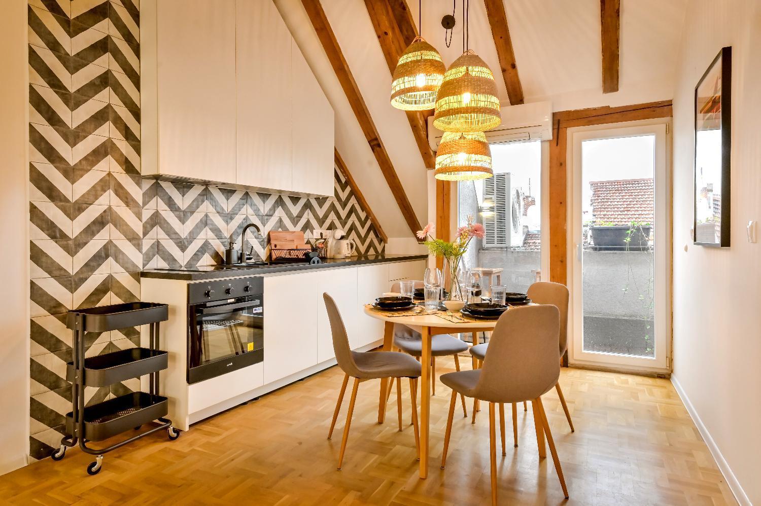 Dreamy Sunset Loft In Center Apartment *